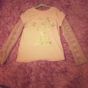 I’m selling a shirt